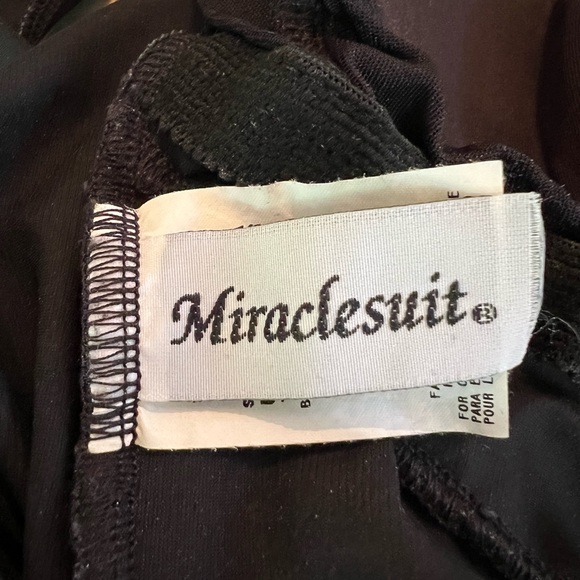 💦Miraclesuit💦 Black One Piece Swimsuit - Picture 4 of 6